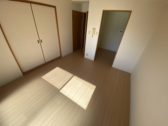 クレマンス甲東園の居間写真