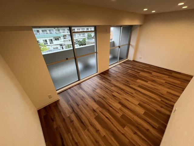エルベコート甲陽園の居間写真