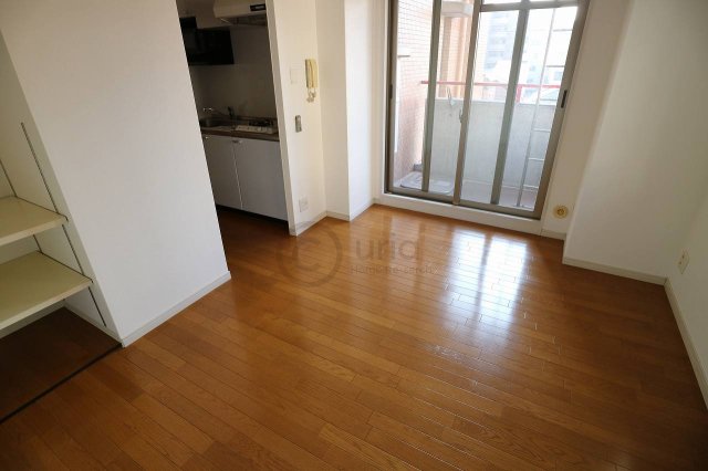 ワコーレヴィータ深江EASTの居間写真
