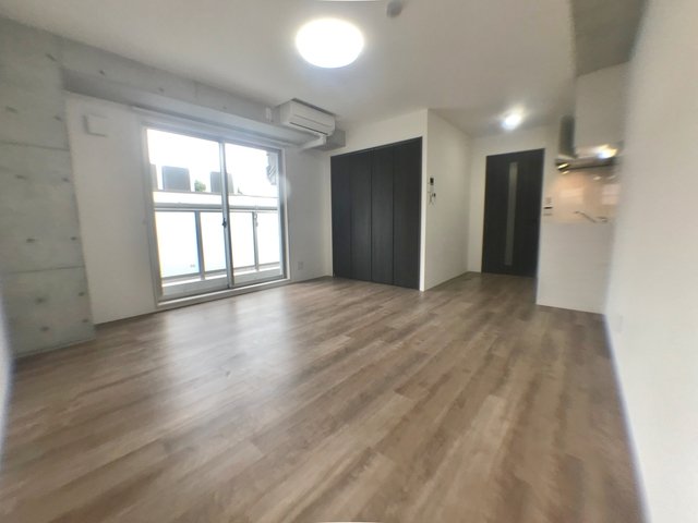 エカルラート青谷の居間写真