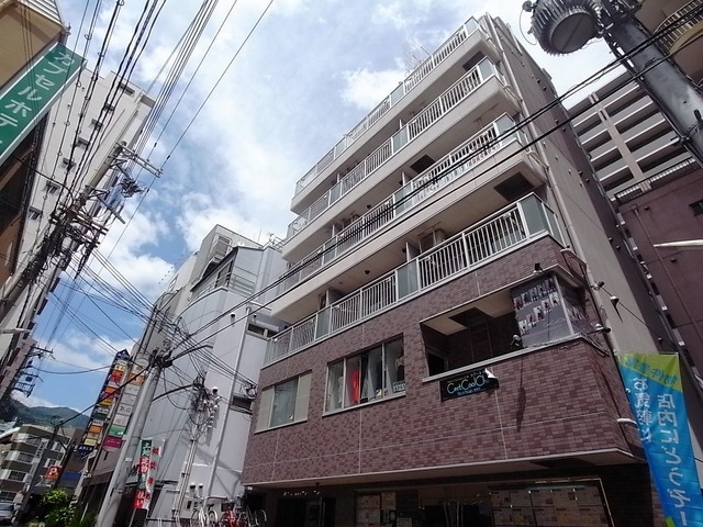 オーク&パートナーズビルの外観写真