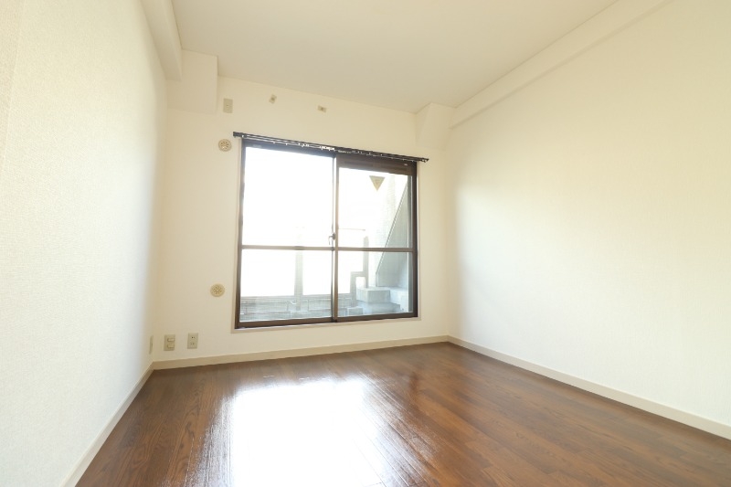 ミストラル芦屋東山の居間写真