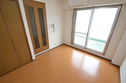 グレースハイツ六甲の居間写真