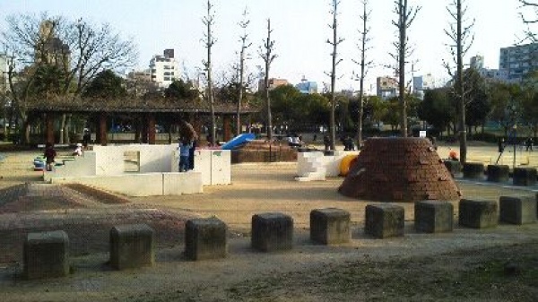 ハイエスト大倉山公園の周辺写真