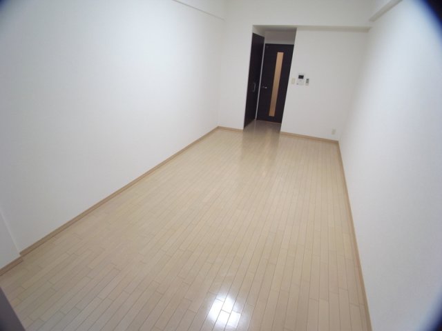 エスライズ新神戸の居間写真