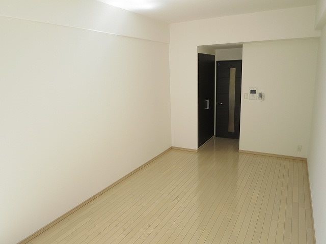 エスライズ新神戸の居間写真