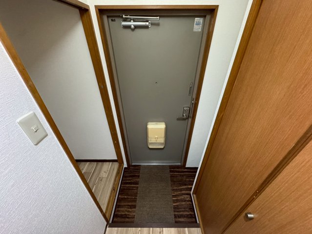 ロイヤルコート山本通の玄関写真
