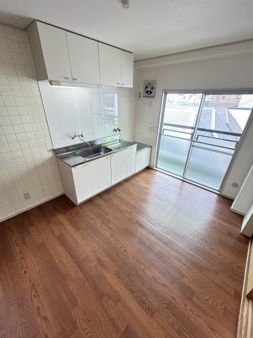 桑畑高徳マンションの居間写真