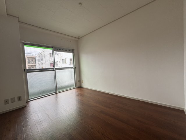 桑畑高徳マンションの居間写真