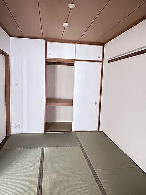 ハイツ本山の居間写真