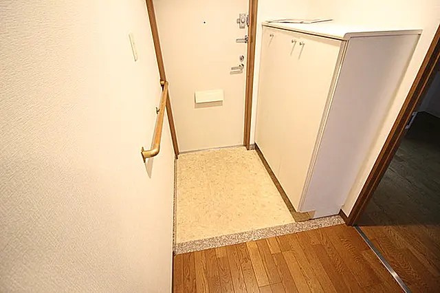 ハイツ本山の玄関写真
