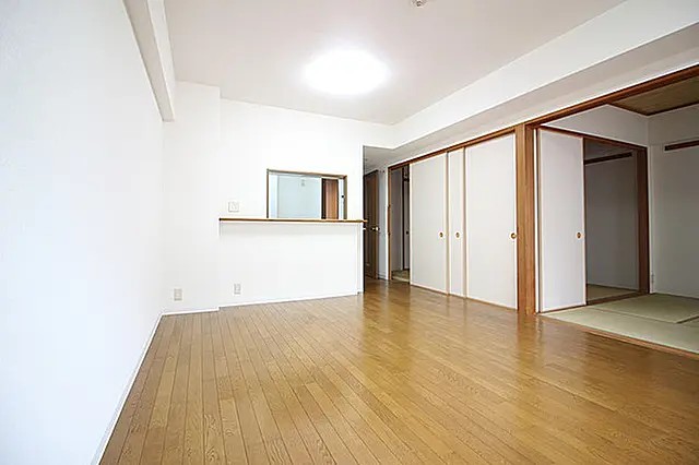 ハイツ本山の居間写真
