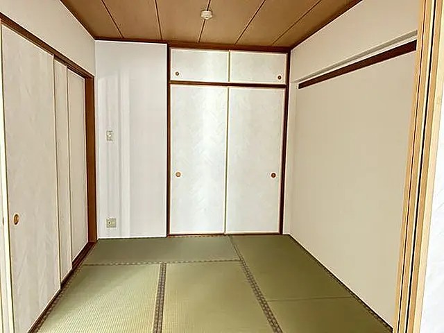 ハイツ本山の居間写真