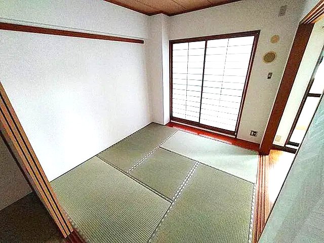 ハイツ本山の居間写真