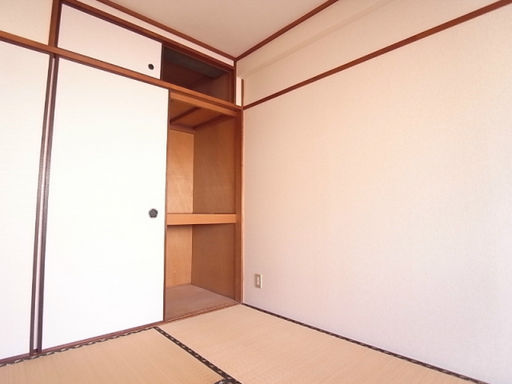 甲南ビルの居間写真