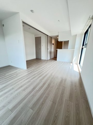 LEGALAND NISHINOMIYA PARKSIDEの居間写真