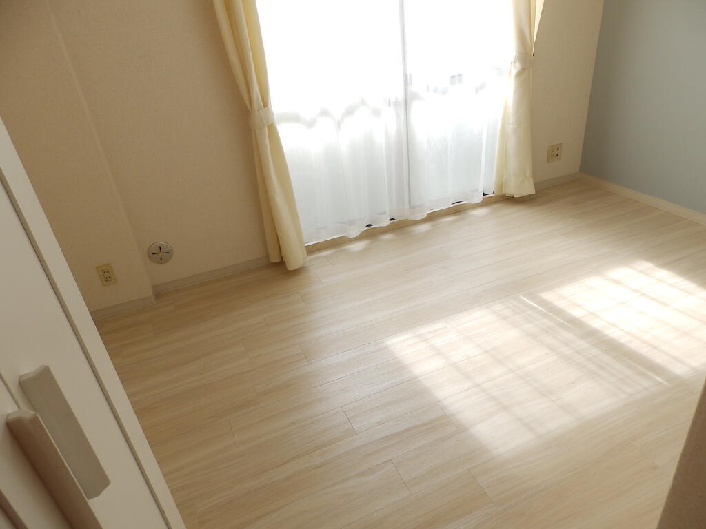 ジョイフル六甲Vの居間写真