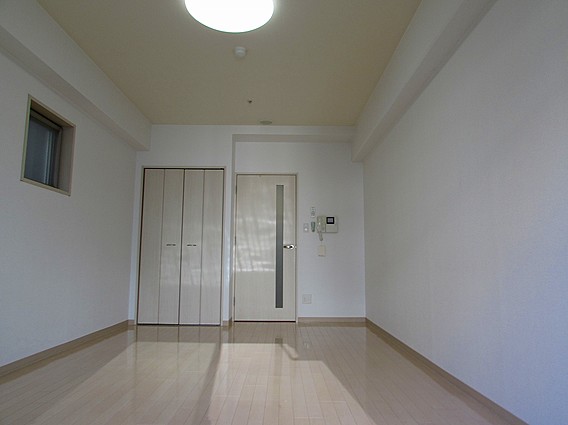 ダイドーメゾン神戸元町の居間写真
