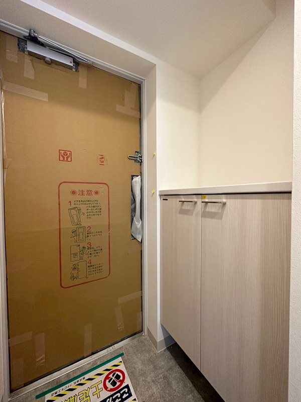 アプリーレ元町ウエストの玄関写真