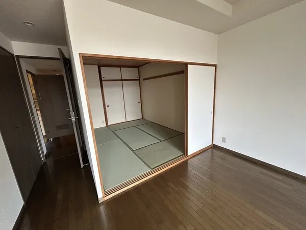 ファミール芦屋東の居間写真