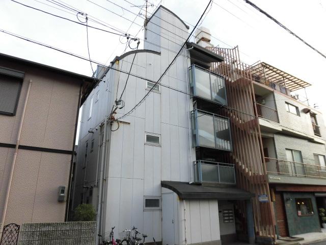 ヤングリーブス岡本