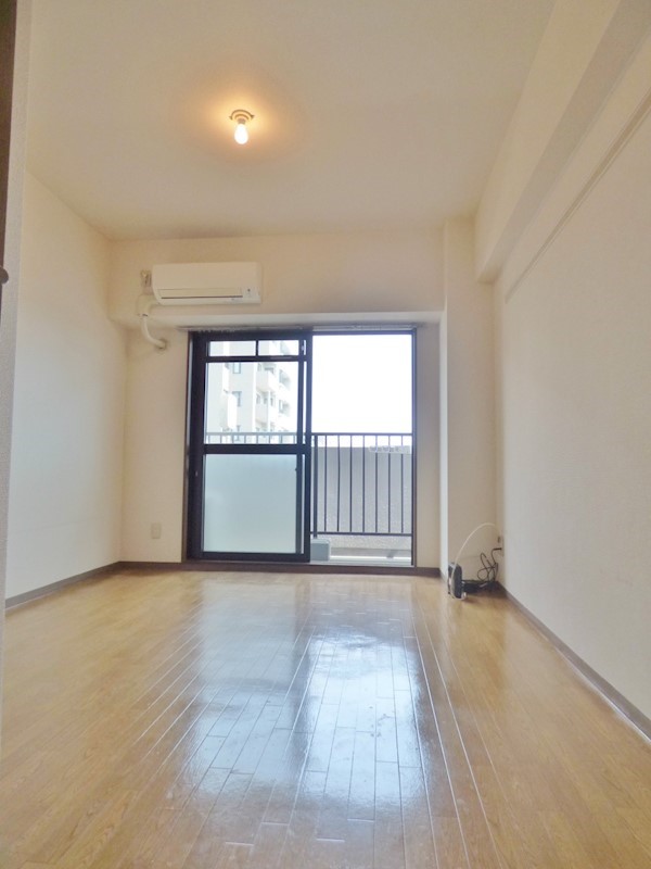 グランデアステール芦屋の居間写真