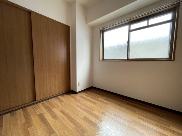 サンビルダ-六甲駅前の居間写真