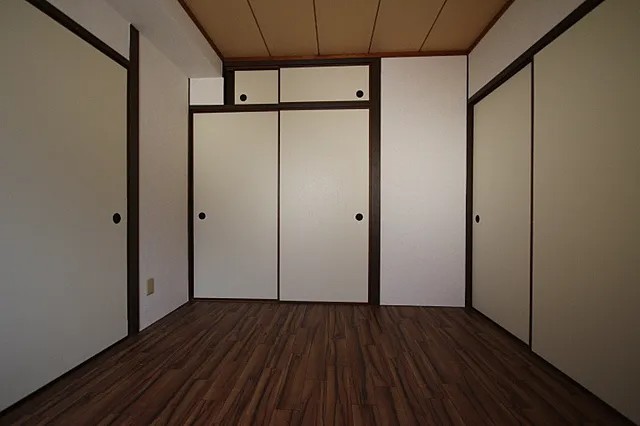 第1徳山ビルの居間写真