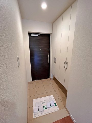 甲子園三番町ハイツの玄関写真