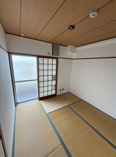 グリーンマンションの居間写真