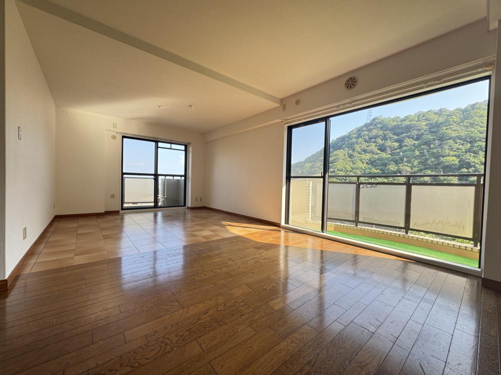 フォーシーズンズ芦屋の居間写真