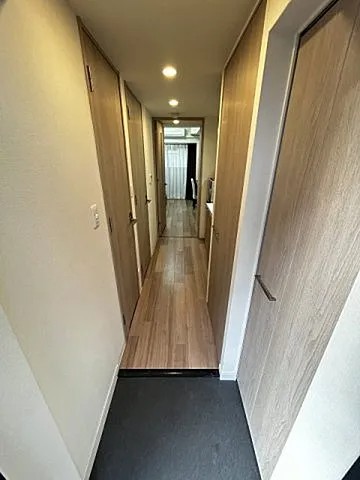 プレサンス新神戸駅前の玄関写真