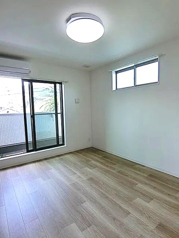 ワコーレヴィータ魚崎北町の居間写真
