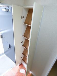 レジデンスKaiseiの玄関写真