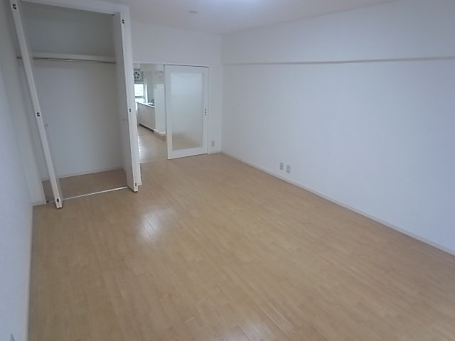 三富王子マンションの居間写真
