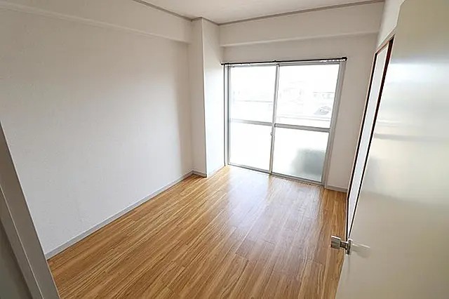 昴ビルの居間写真