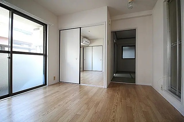 ハイム灘北の居間写真