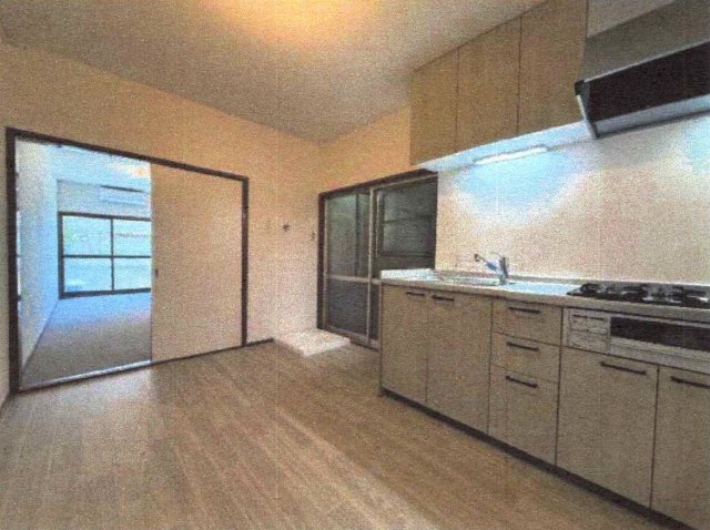 友田町3丁目テラスハウスの居間写真