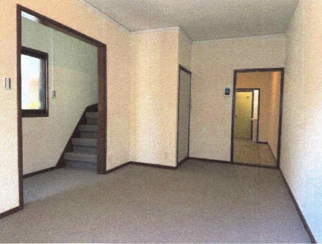 友田町3丁目テラスハウスの居間写真