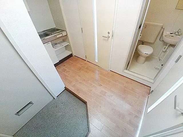 メイプル壱番館の玄関写真