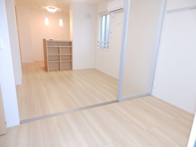 クレール天城通の居間写真