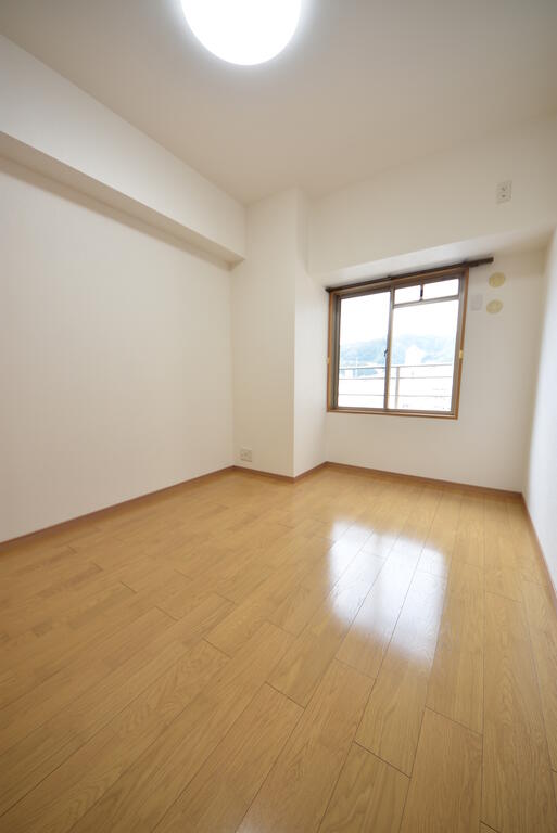 ダイアパレス三宮エスタシオの居間写真