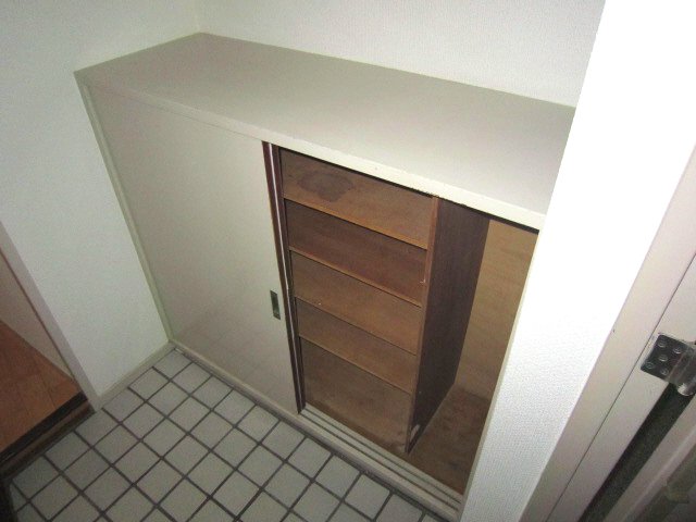 下山手セントラルハイツの玄関写真