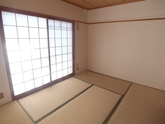 メゾンドカスカード六甲の居間写真