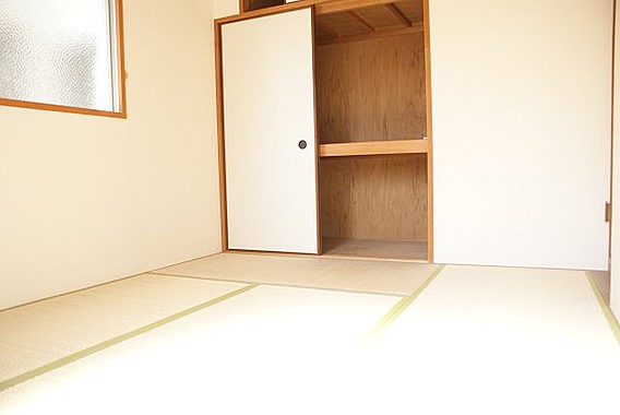 パサ-ジュ北青木の居間写真