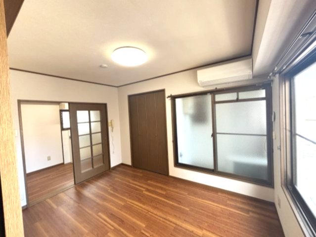 ハイツ片岡の居間写真