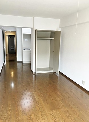 エスポワール諏訪山の居間写真