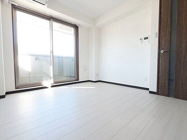 RESIDENCE六甲道の居間写真