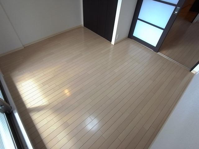 サムティ三宮レガニールの居間写真