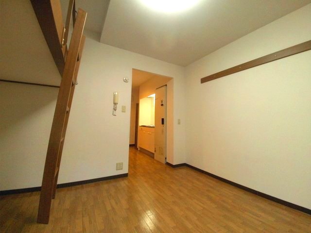 六甲ガーデンホームズの居間写真